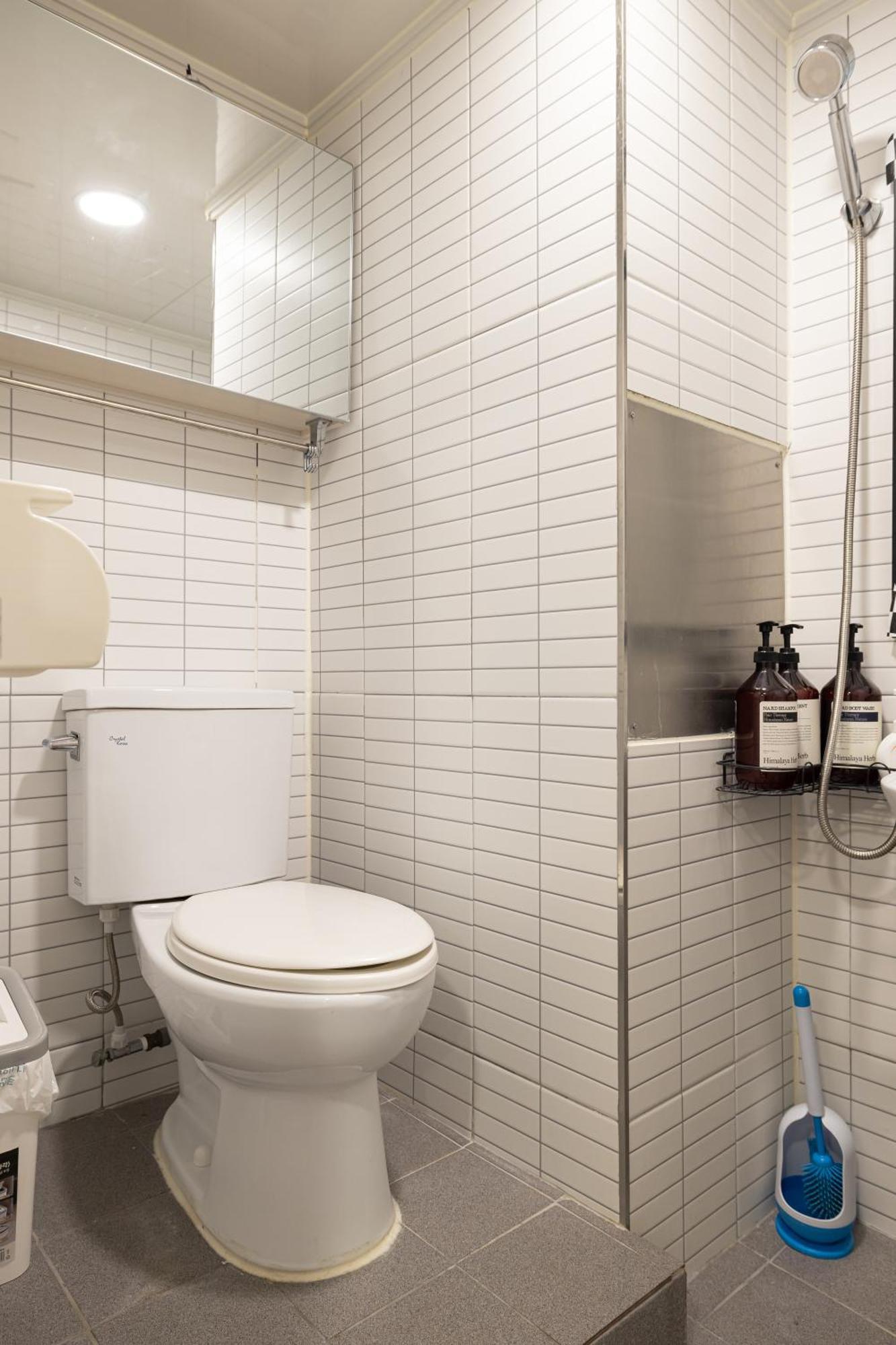 Rumah tetamu Woody Two Bedroom In Hongdae
