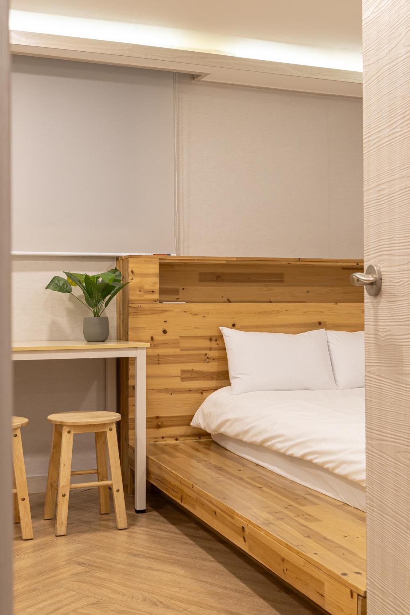 Guest house Woody Two Bedroom In Hongdae Seoul